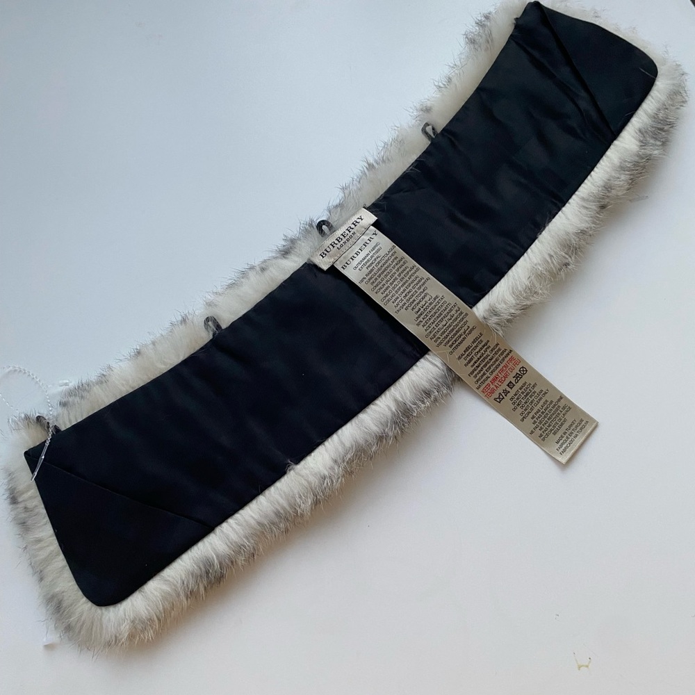 Burberry Rabbit Fur Collar - Picture 5 of 8